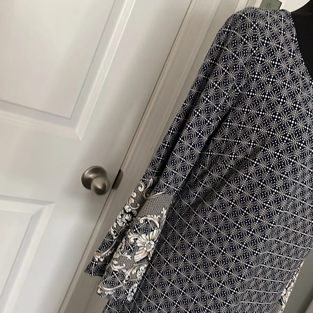 Glamour Dress Women Size 14P Navy Gray White Print Slim Cut Trumpet Sleeves - Picture 7 of 11